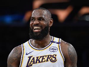 2年800万！阿里扎：老詹为NBA创造数十亿财富 商业层面他被亏待了